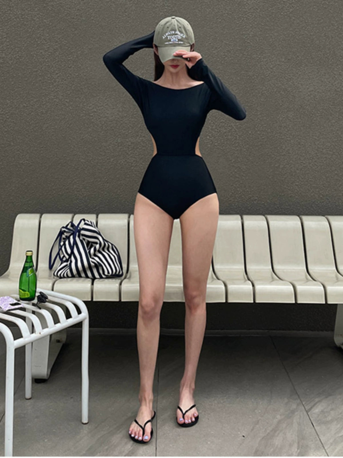 鏤空長袖連身泳衣_HL3245