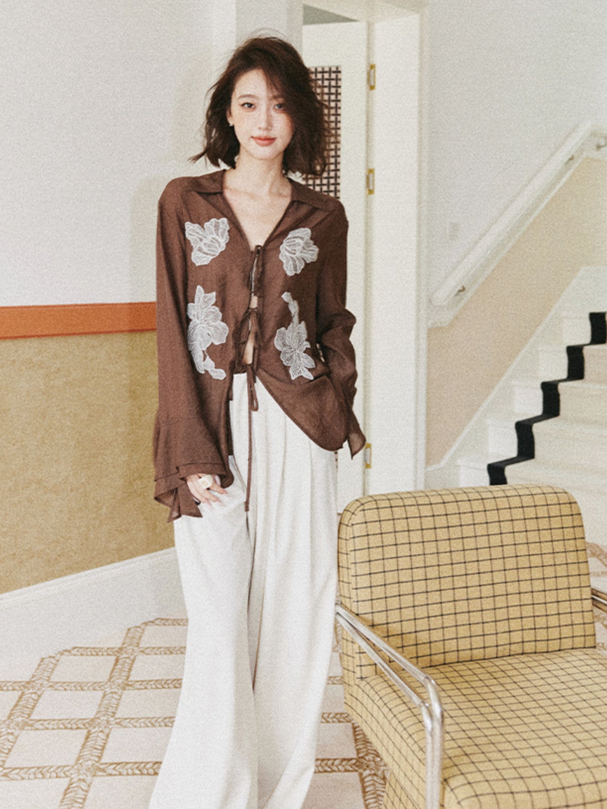 花瓣蕾絲薄襯衫_BDHL7654