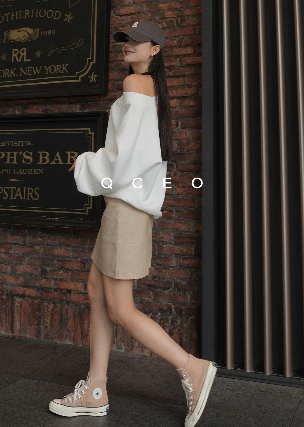 Loose One-Shoulder Sweatshirt_BDHL7743