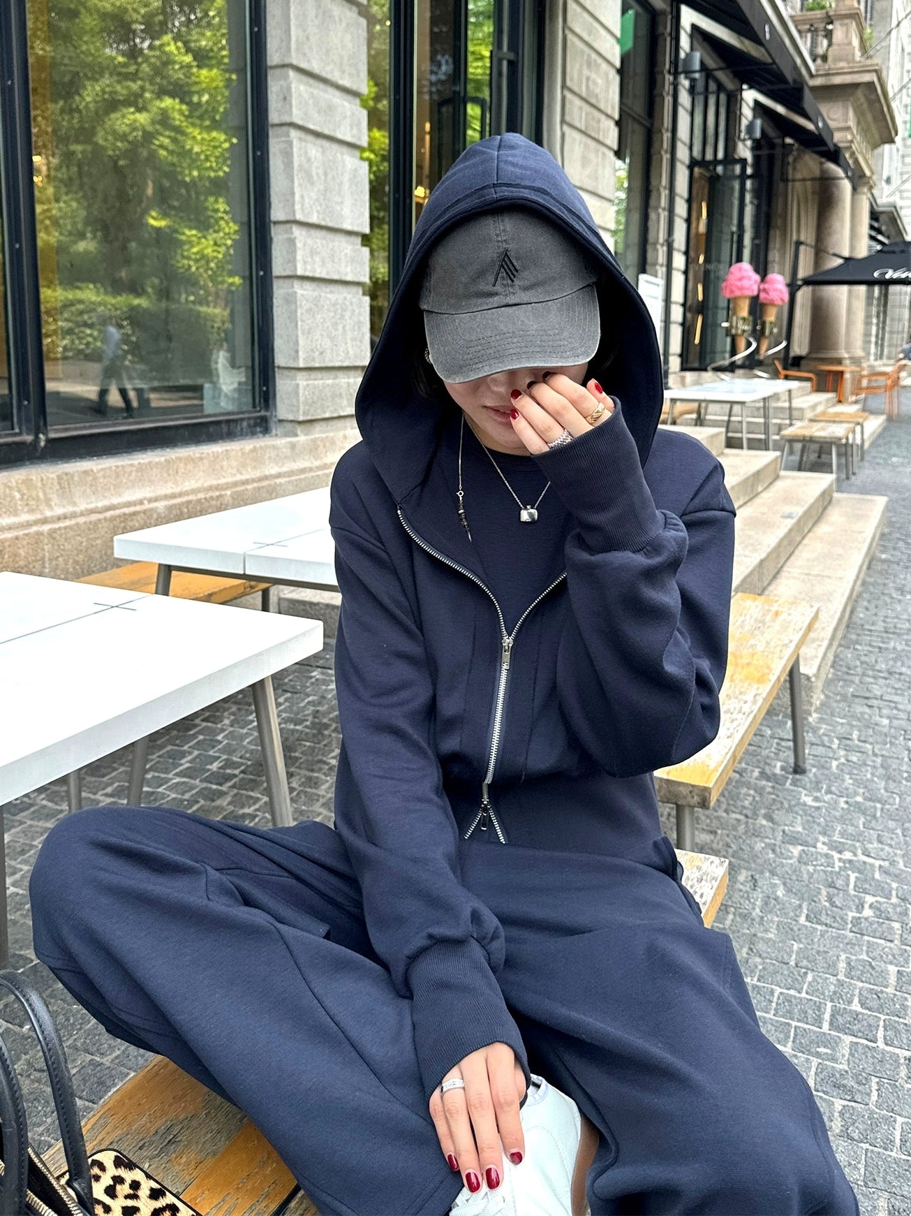 Hooded Sweatshirt Or Sweatpants_BDHL7853