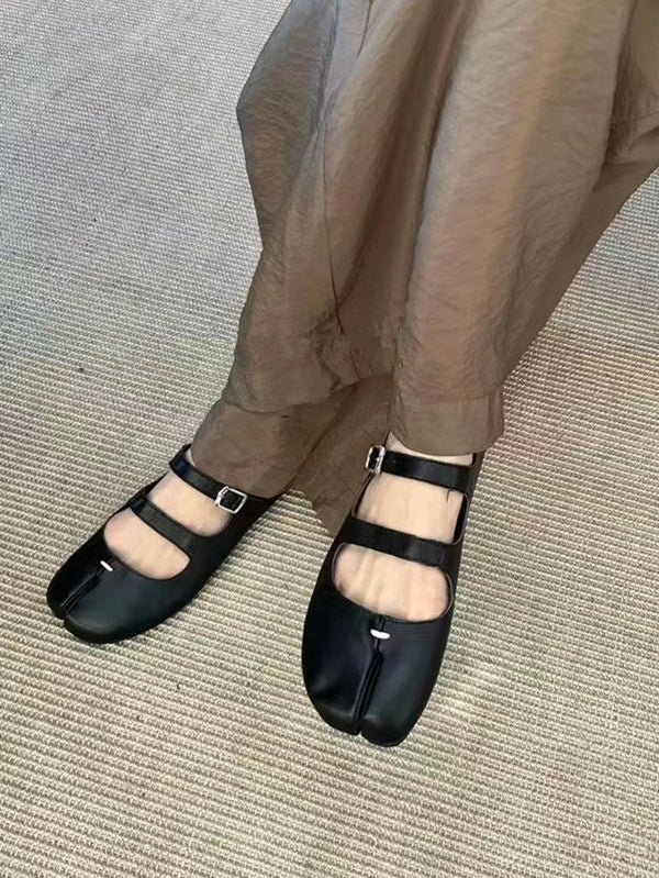 Split Toe Flat Shoes_BDHL7451