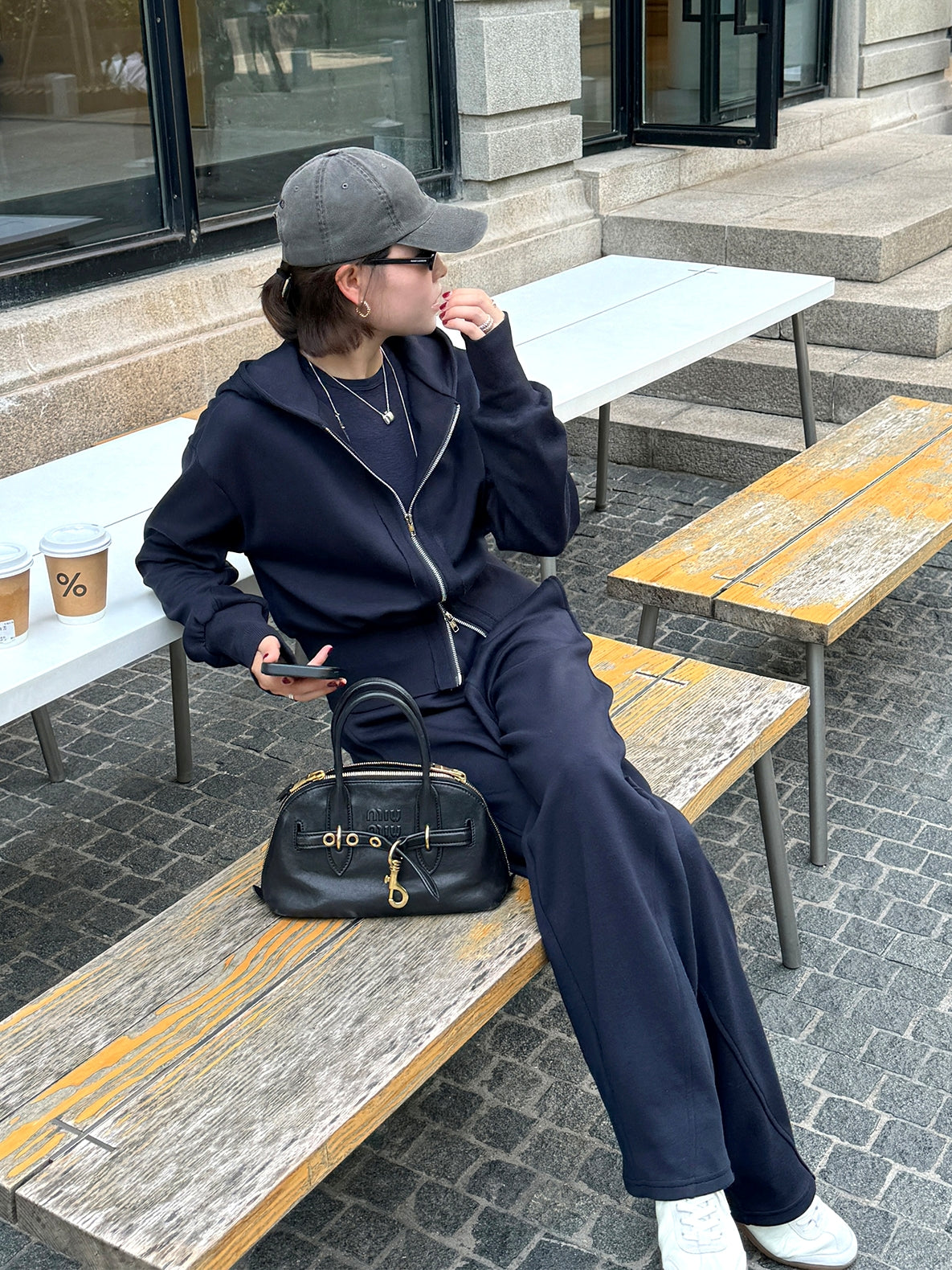 Hooded Sweatshirt Or Sweatpants_BDHL7853