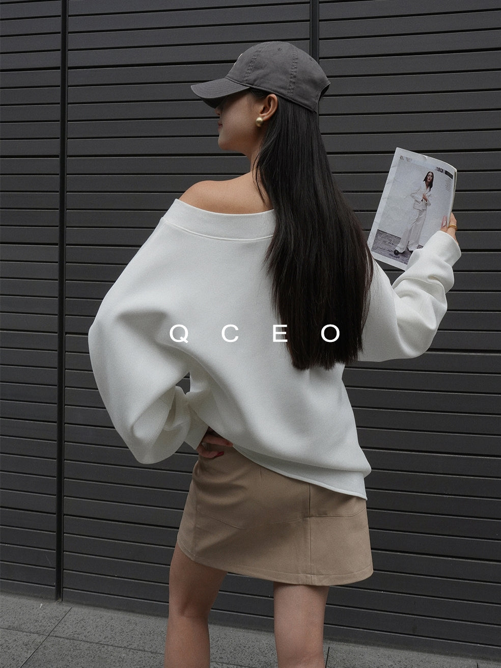 Loose One-Shoulder Sweatshirt_BDHL7743