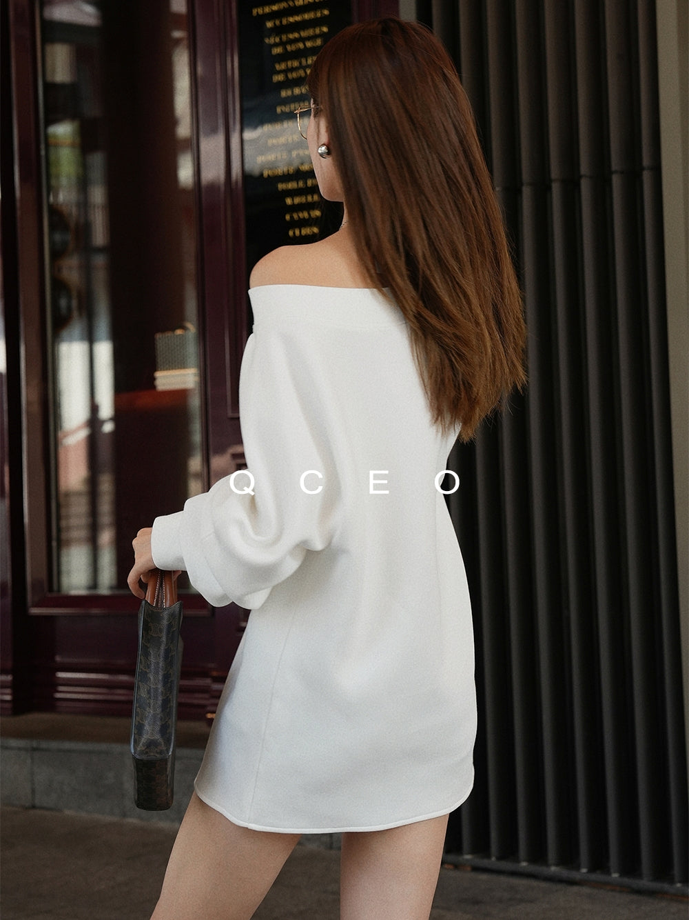 Loose One-Shoulder Sweatshirt_BDHL7743