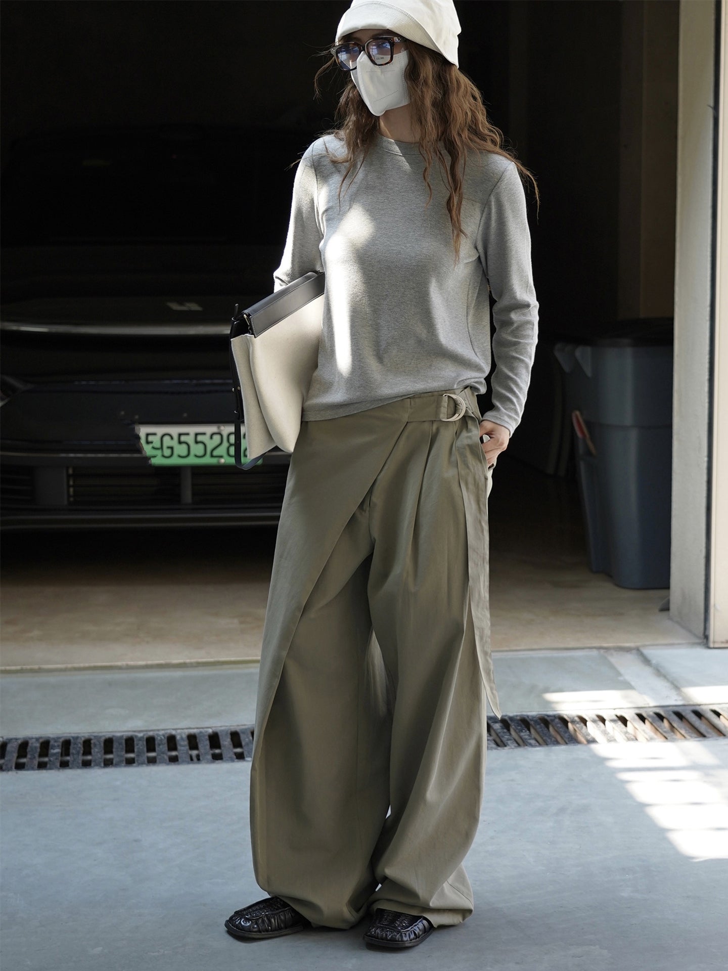 Diagonal-Belt Wide-Leg Pants_BDHL7769