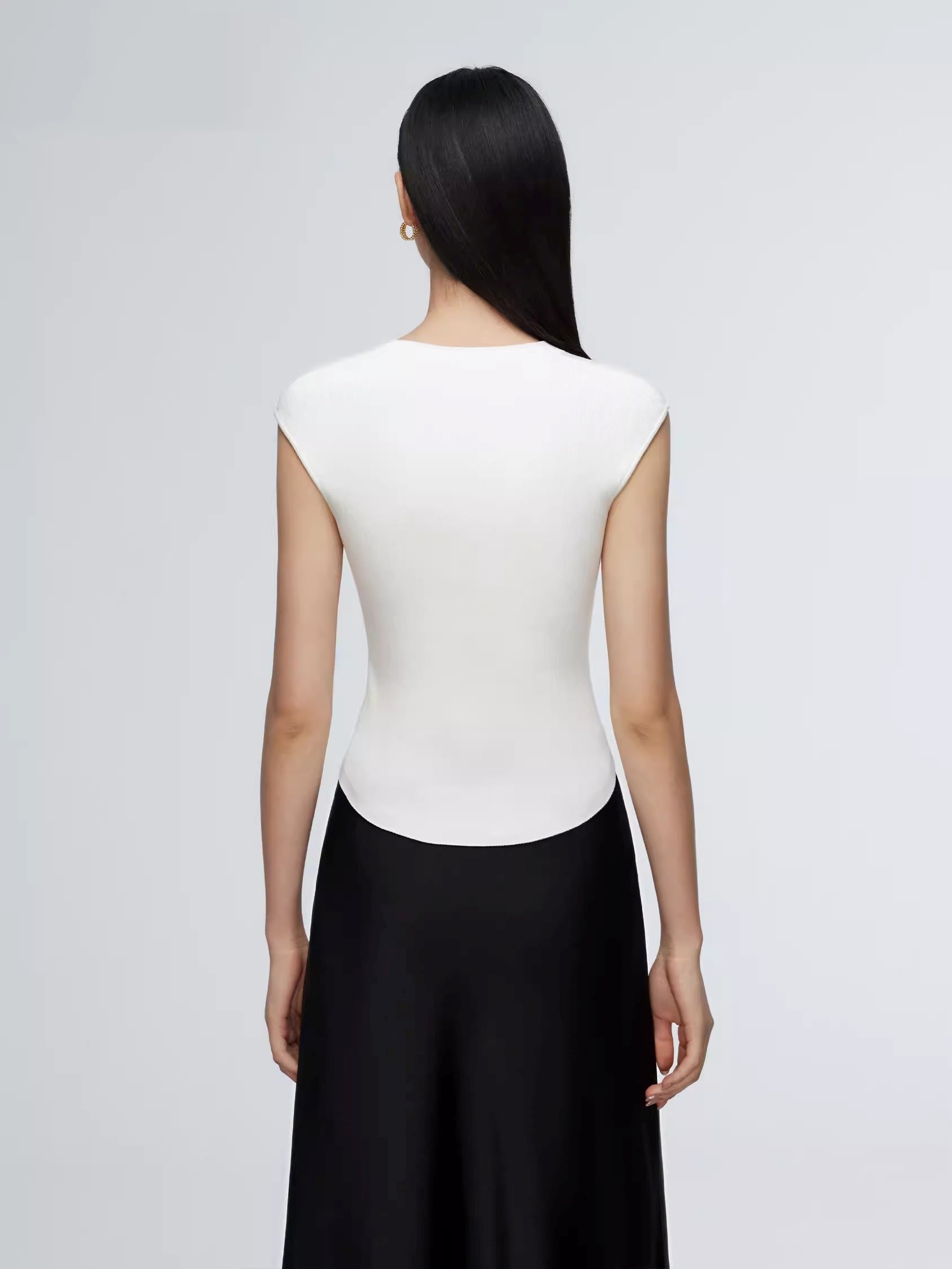 U-Neck Sleeveless Slim Knit Tops_BDHL6297