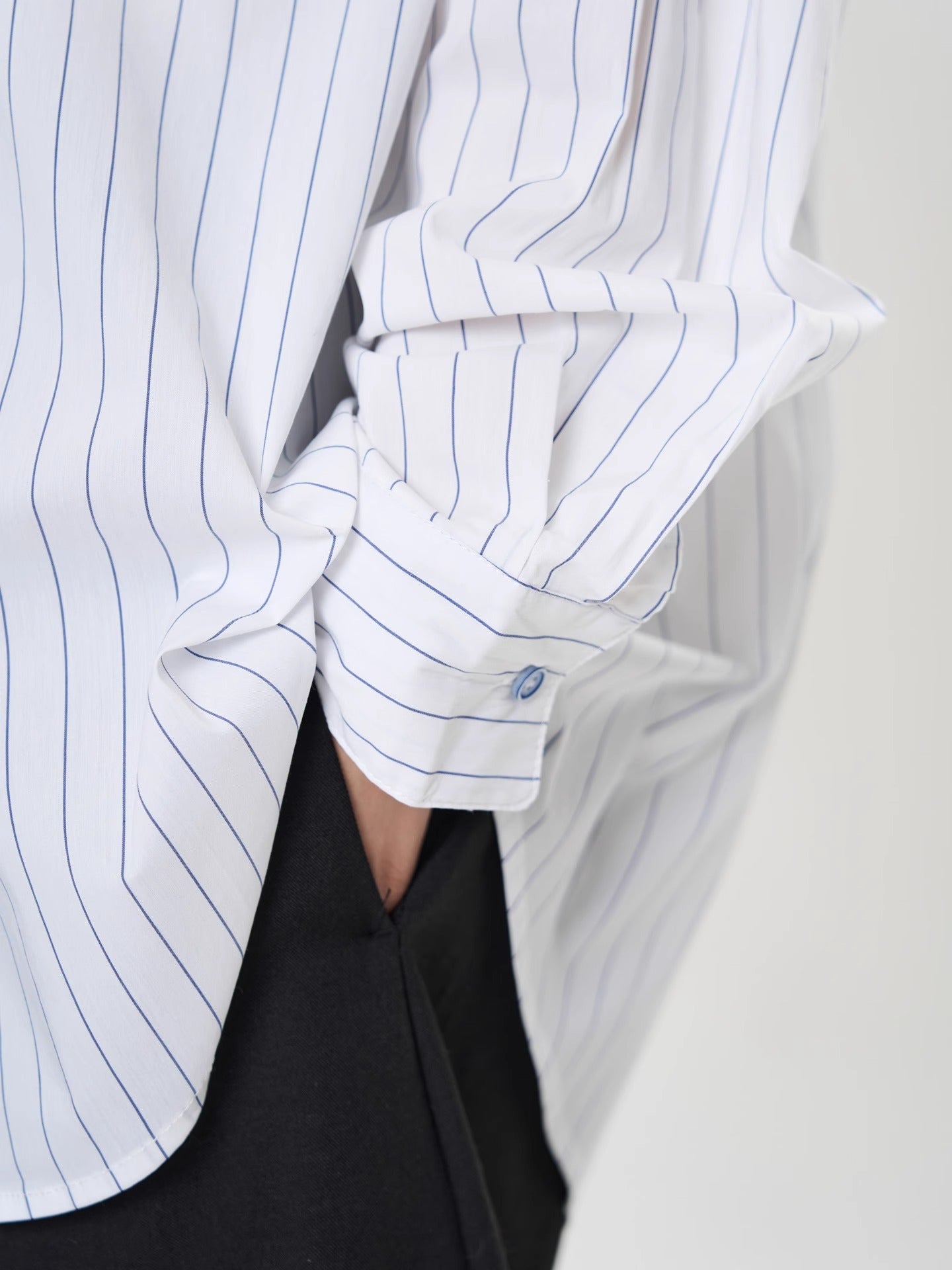 Fresh Vertical Striped Shirt_BDHL7372