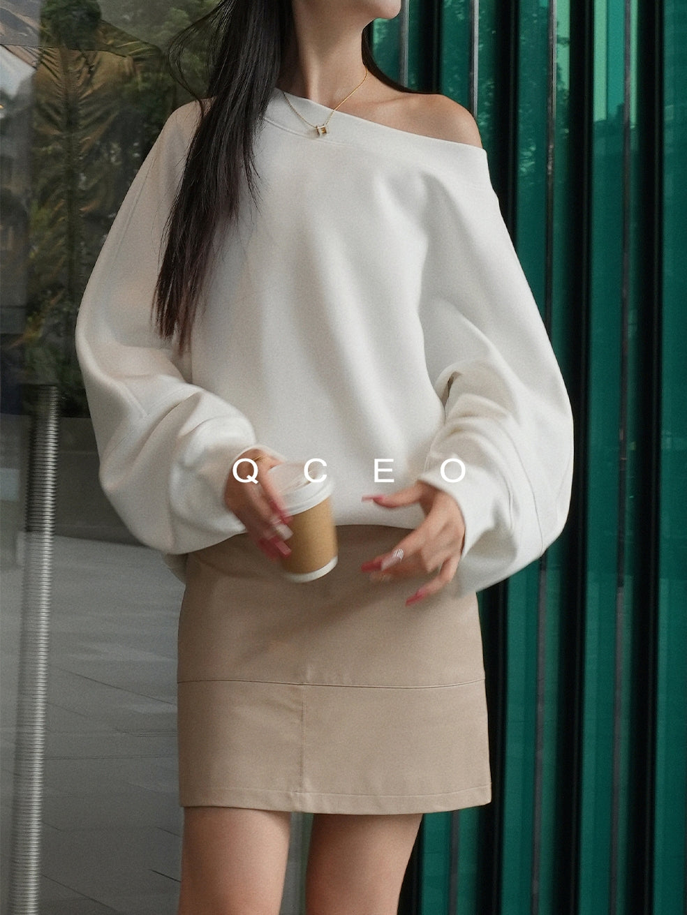 Loose One-Shoulder Sweatshirt_BDHL7743