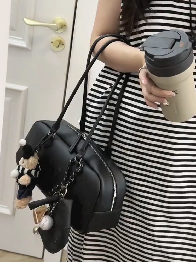 Black Shoulder Boston Bag_BDHL7806