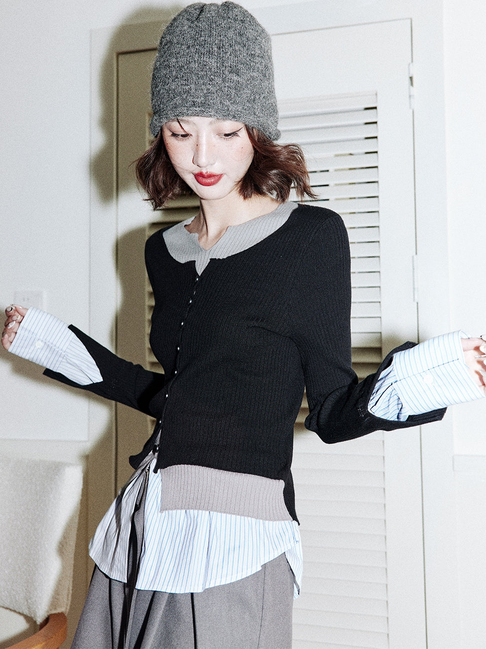 Contrast Color Faux Sleeveless Tops_BDHL7757