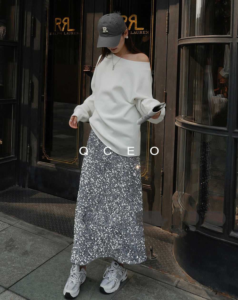 Loose One-Shoulder Sweatshirt_BDHL7743