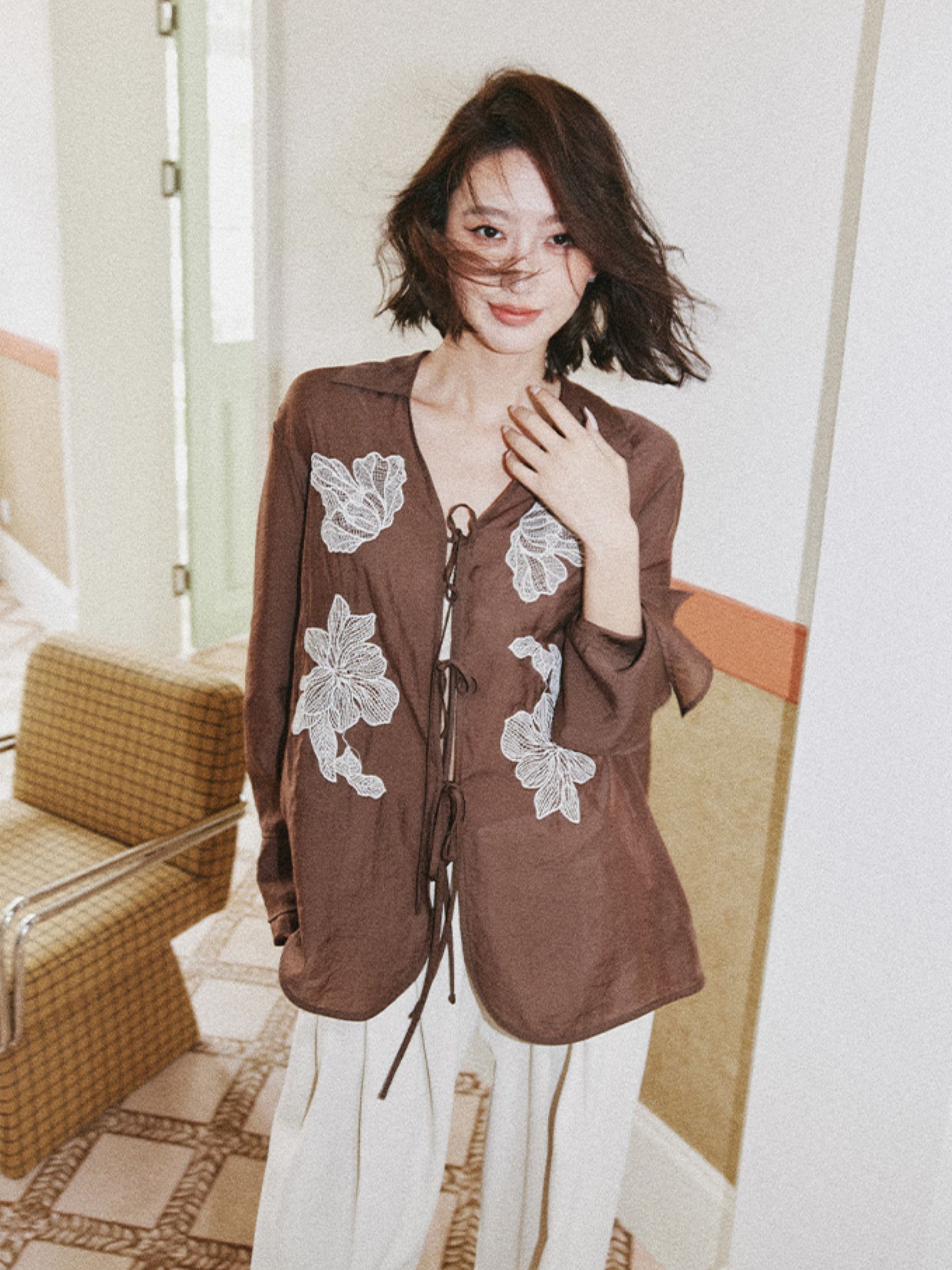 花瓣蕾絲薄襯衫_BDHL7654