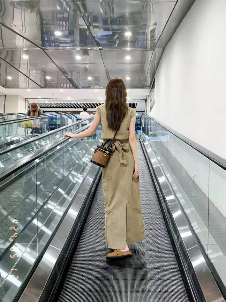 無袖上衣和修身長裙套裝_BDHL7564