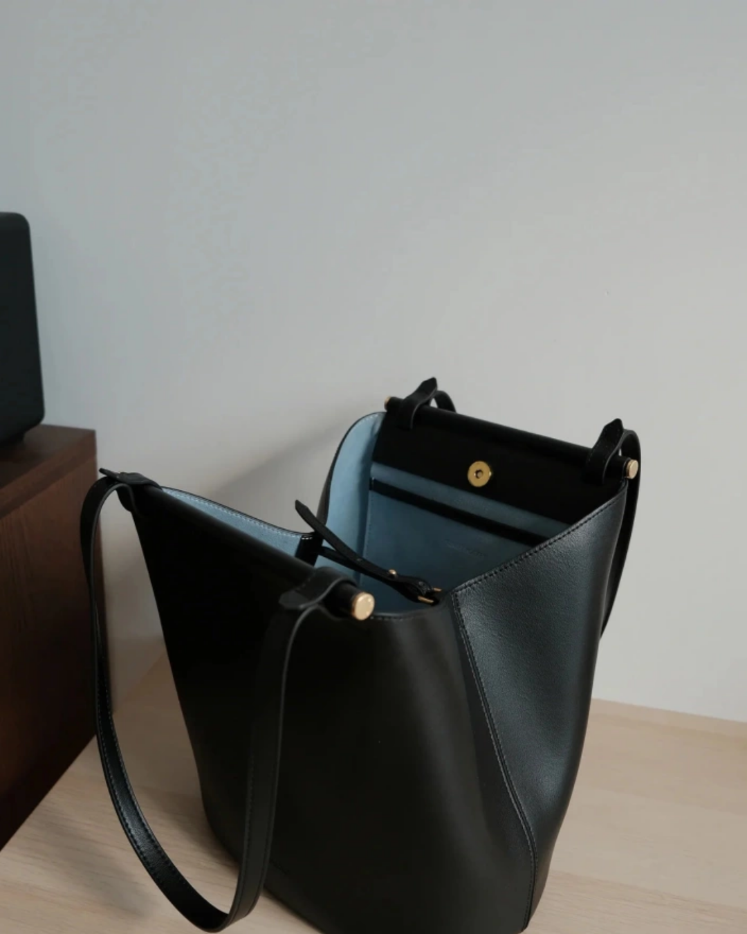 黑色夾扣手提包_BDHL7809