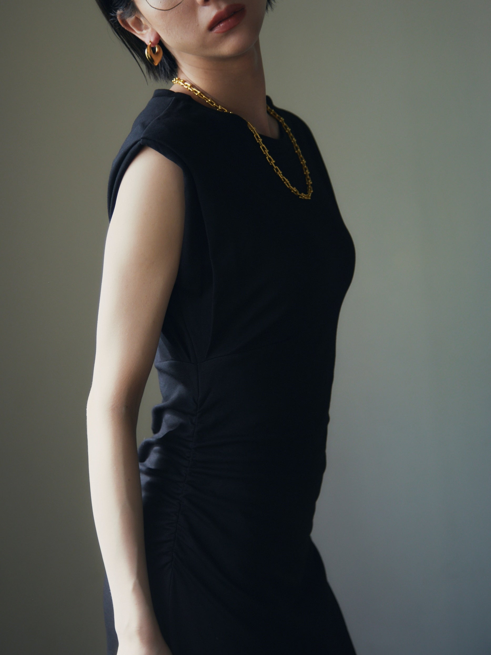 Power Show No Sleeve Dress_HL3400