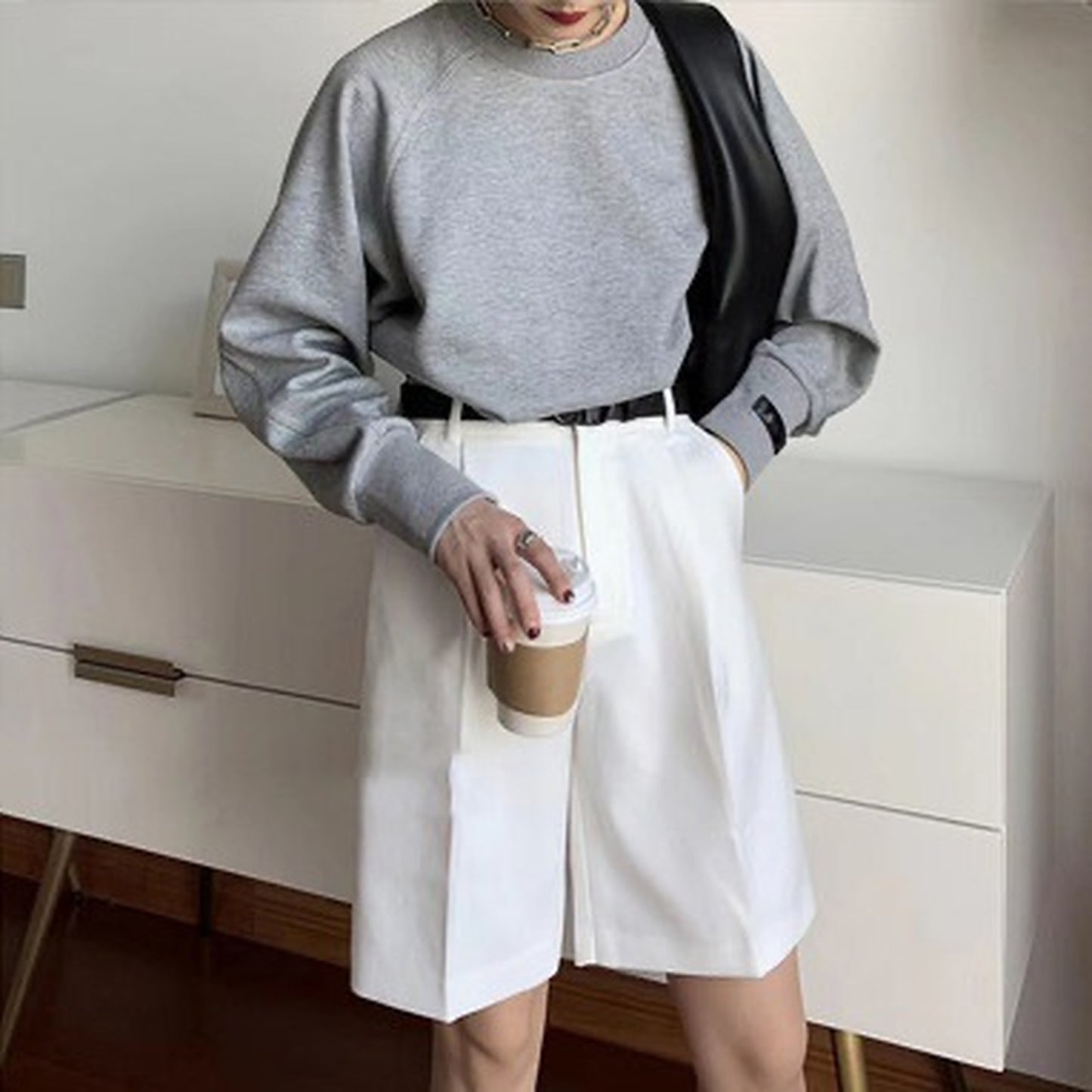 Basic Bermuda pants worn by Instagrammer ma.ko 5743