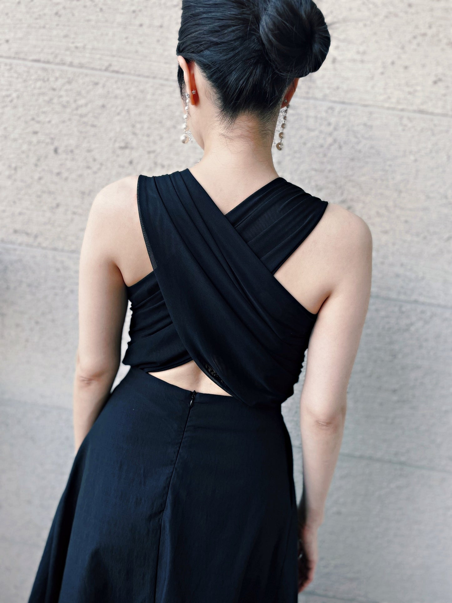 Back Cross Open Dress 8956