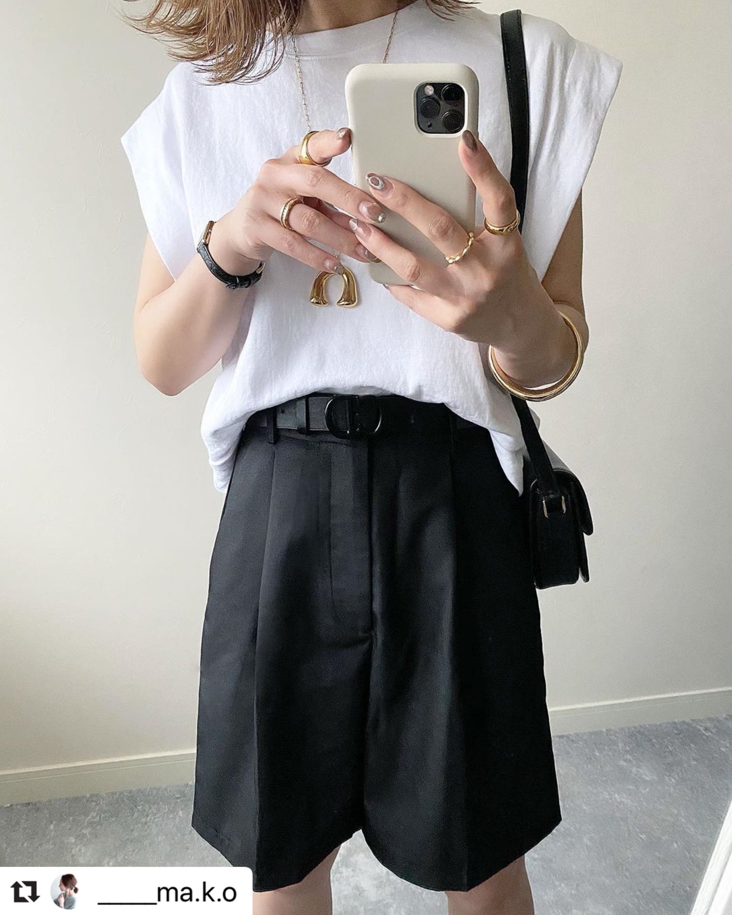 Basic Bermuda pants worn by Instagrammer ma.ko 5743