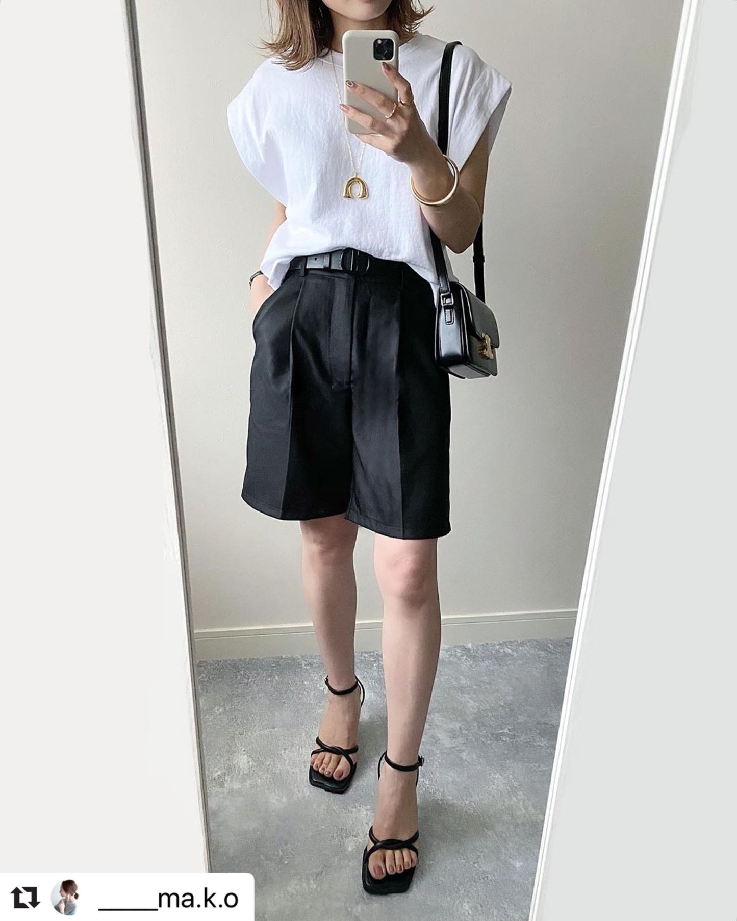 Basic Bermuda pants worn by Instagrammer ma.ko 5743