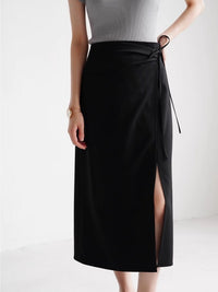 Tight slit skirt with rolled skirt style_BDHL4793