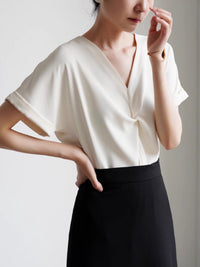 Twisted drape V-neck blouse_BDHL4794