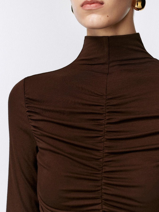 Stitched gathered half turtleneck shirt_BDHL5028