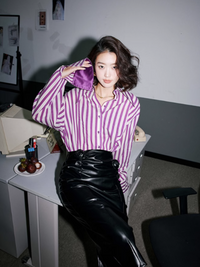 Purple striped shirt with satin cuffs_BDHL4967