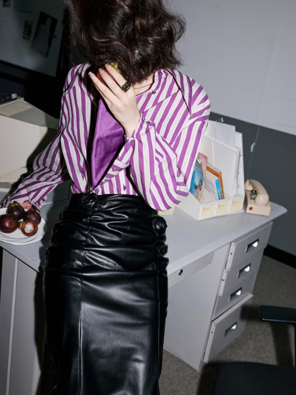 Purple striped shirt with satin cuffs_BDHL4967