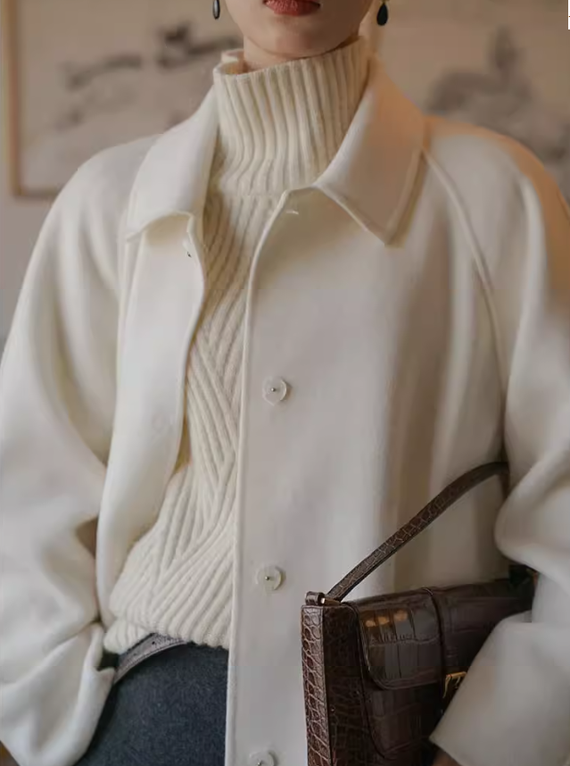 Turtleneck Loose-Fitting Tops_BDHL8037