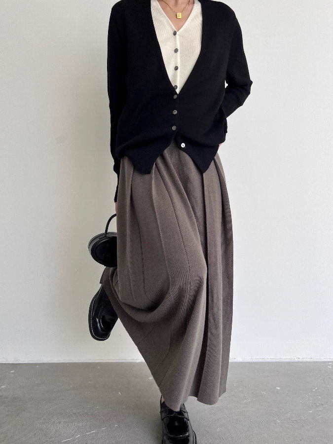 Side-pleated long skirt_BDHL5005