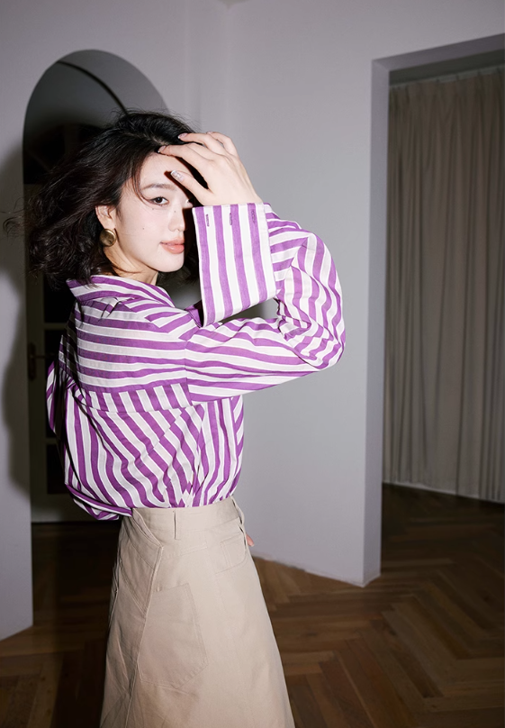 Purple striped shirt with satin cuffs_BDHL4967