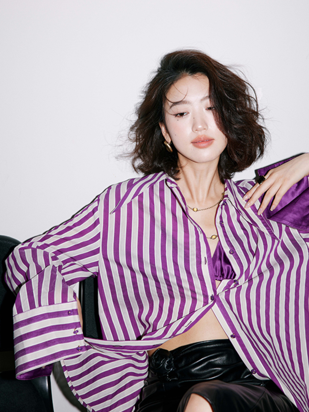 Purple striped shirt with satin cuffs_BDHL4967