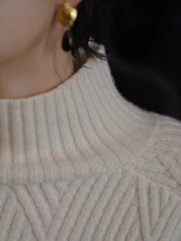 Turtleneck Loose-Fitting Tops_BDHL8037