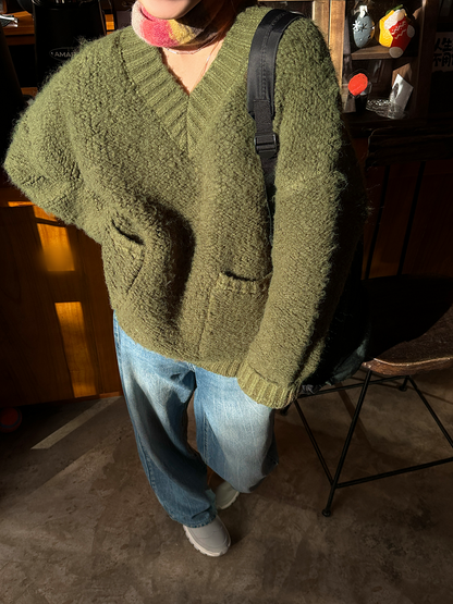 V-neck sweater with pockets_BDHL5578