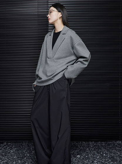 Gray V-neck pullover sweatshirt_BDHL5751