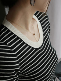 U-neck striped knit sweater_BDHL5818