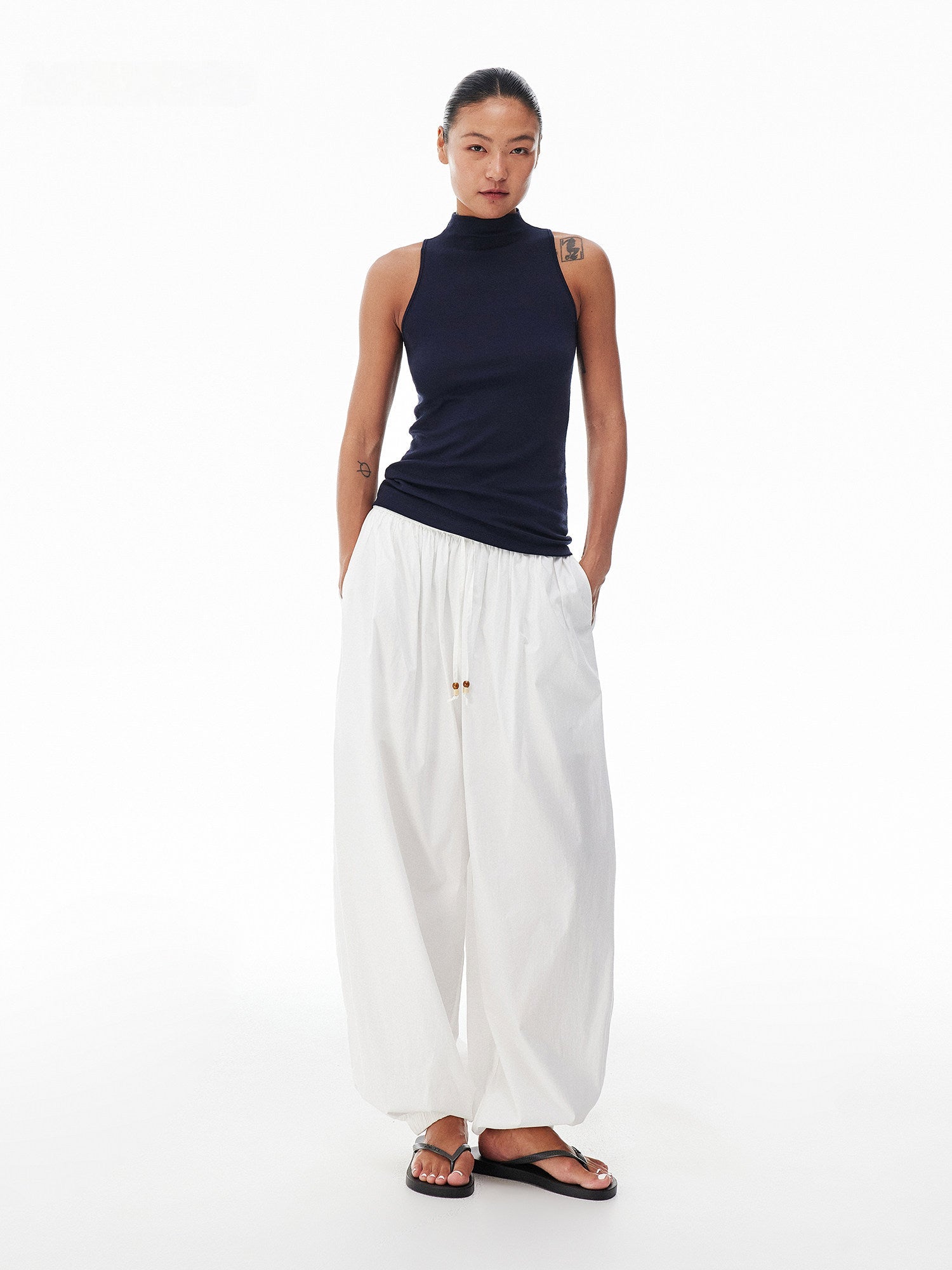 Mock-Neck Cross-Back Knit Tank_BDHL8311