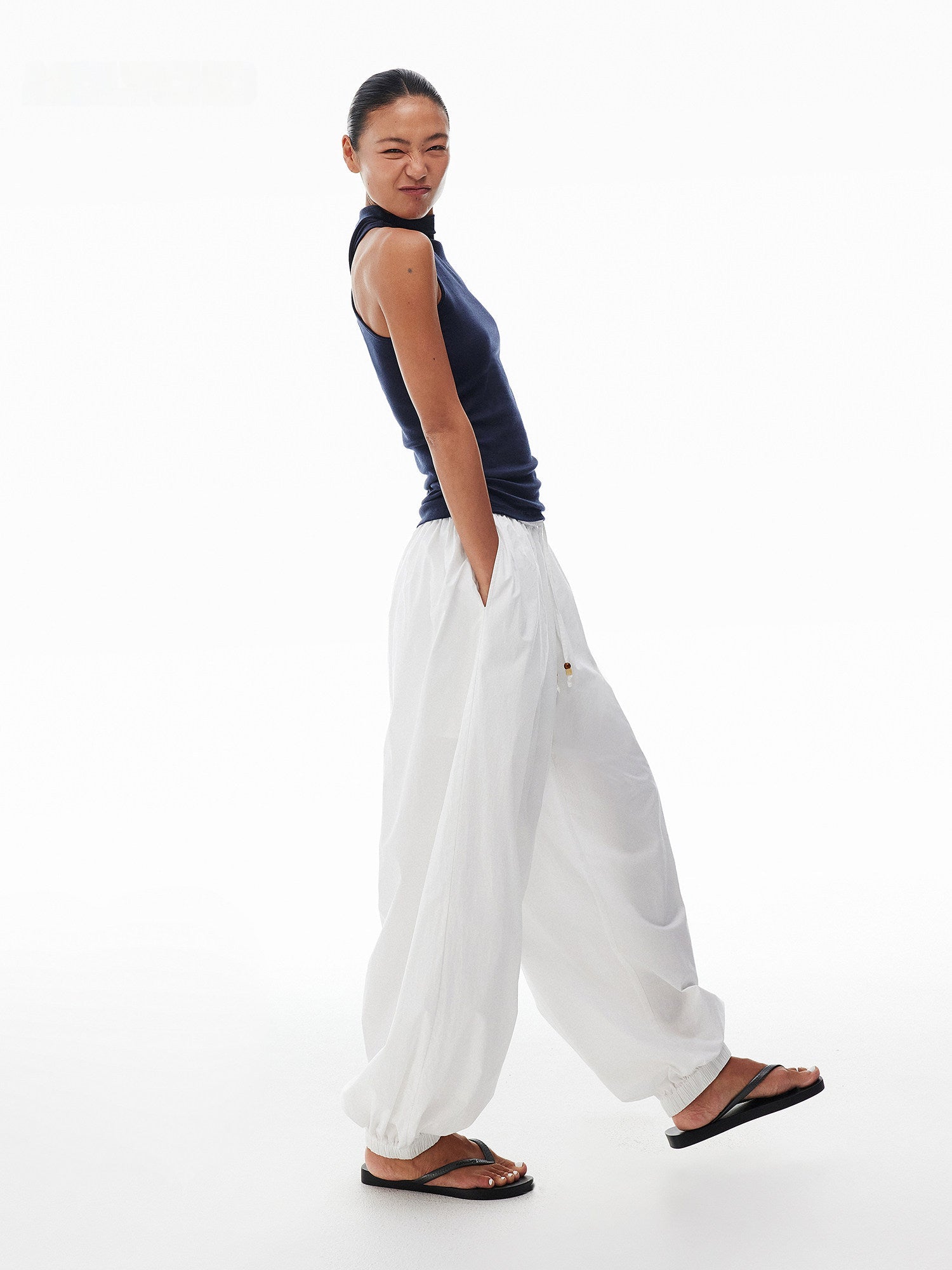 Mock-Neck Cross-Back Knit Tank_BDHL8311