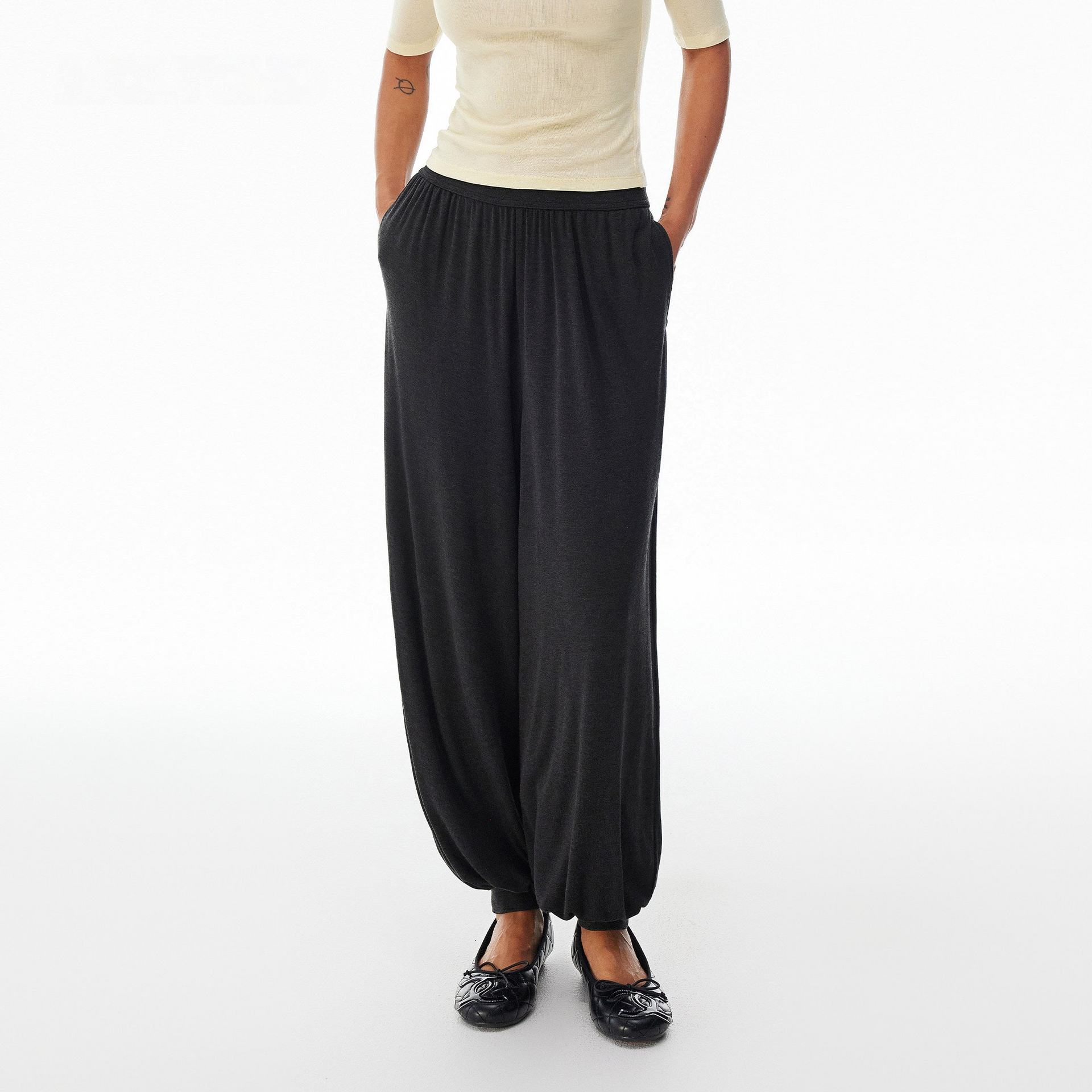 Relaxed Lantern Jogger Pants_BDHL8312 – HELROUS