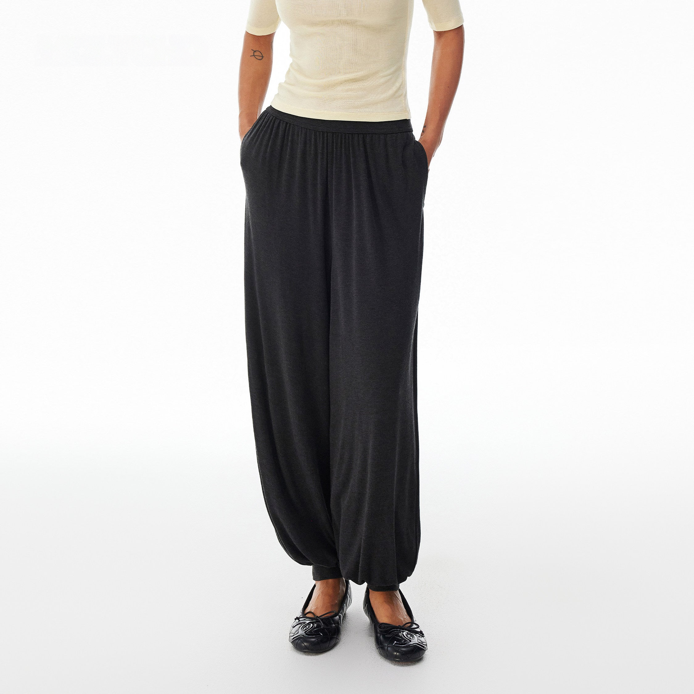 Relaxed Lantern Jogger Pants_BDHL8312
