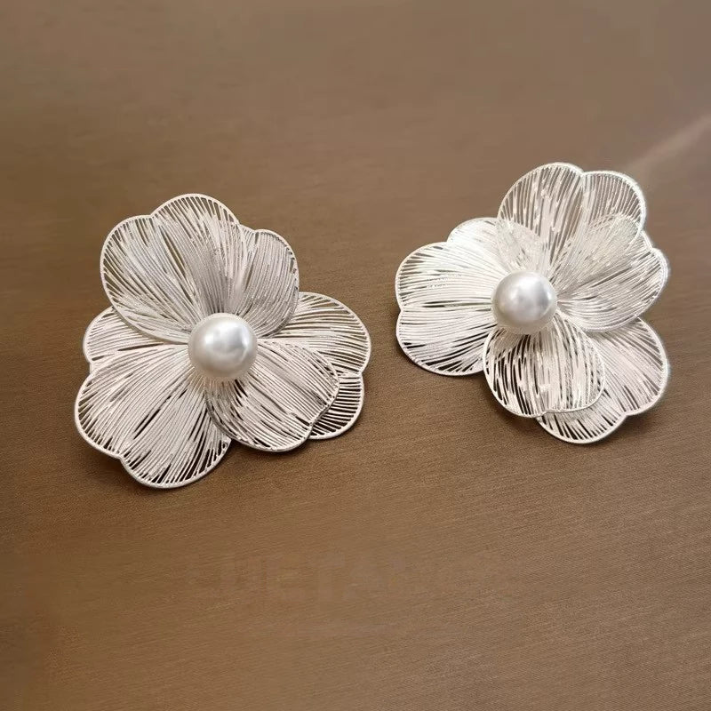 Pearl Flower Stud Earrings_BDHL8458