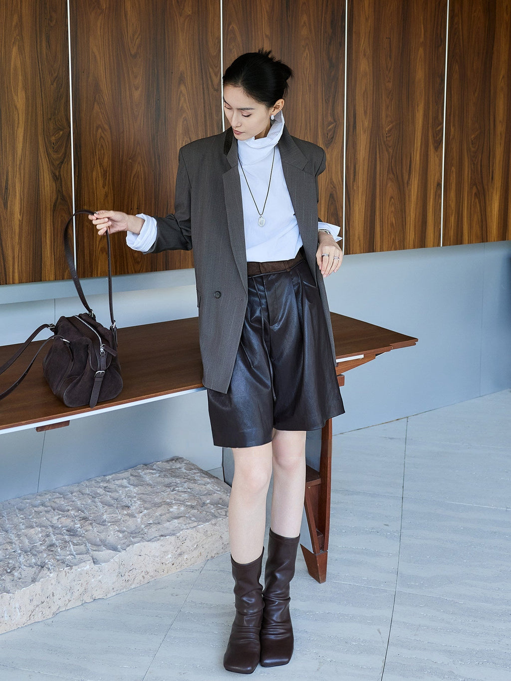Faux Leather Wide Bermuda Shorts_BDHL8503