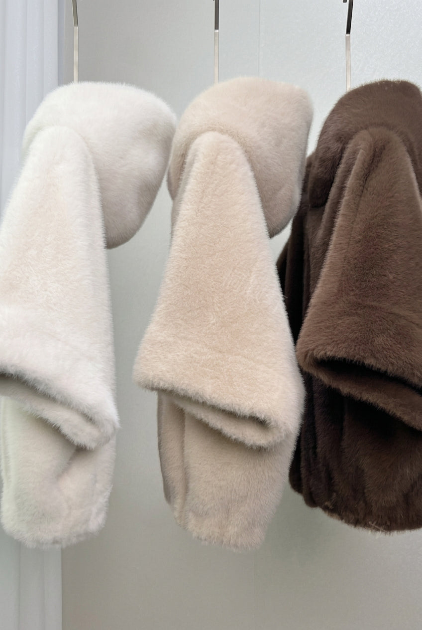Faux Fur Hooded Zip Jacket_BDHL8506