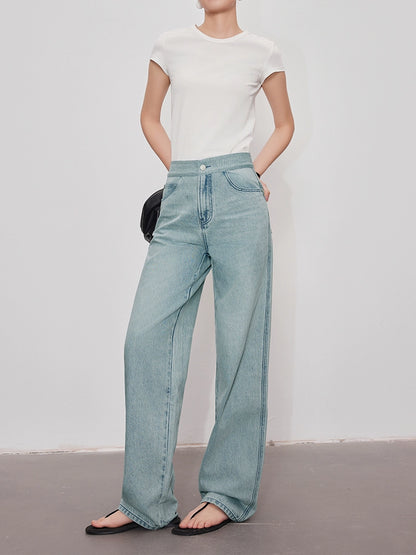 Light-colored straight jeans pants_BDHL5885