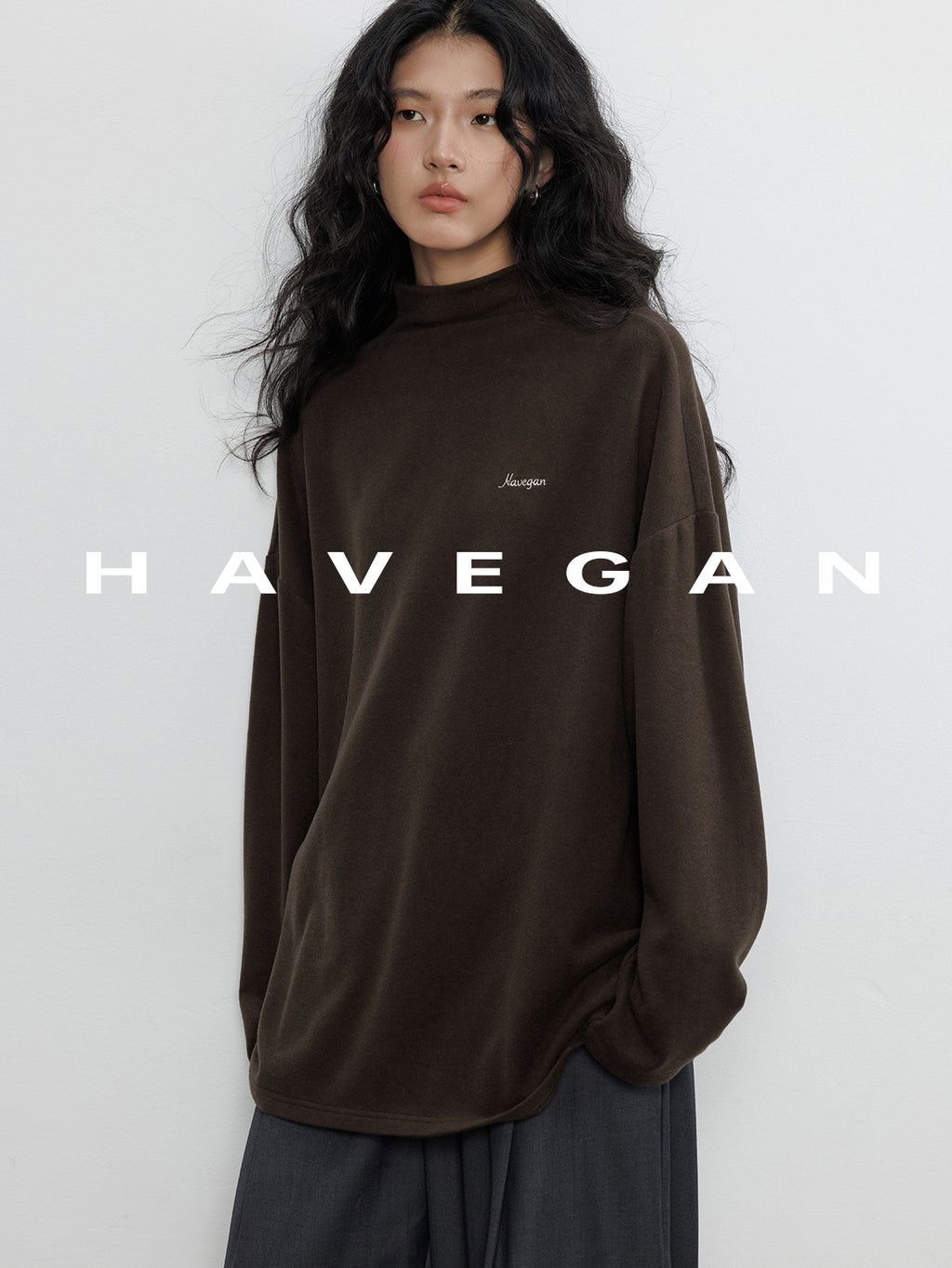 高領刺繡上衣_BDHL7894