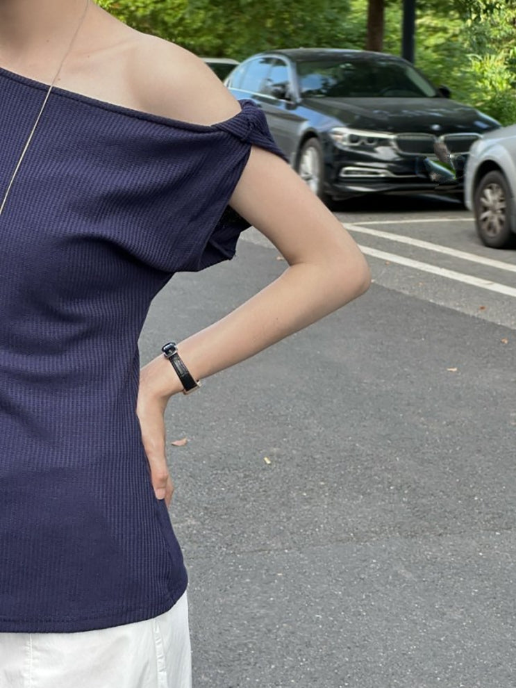 Diagonal Shoulder Twist T-Shirt_BDHL7529
