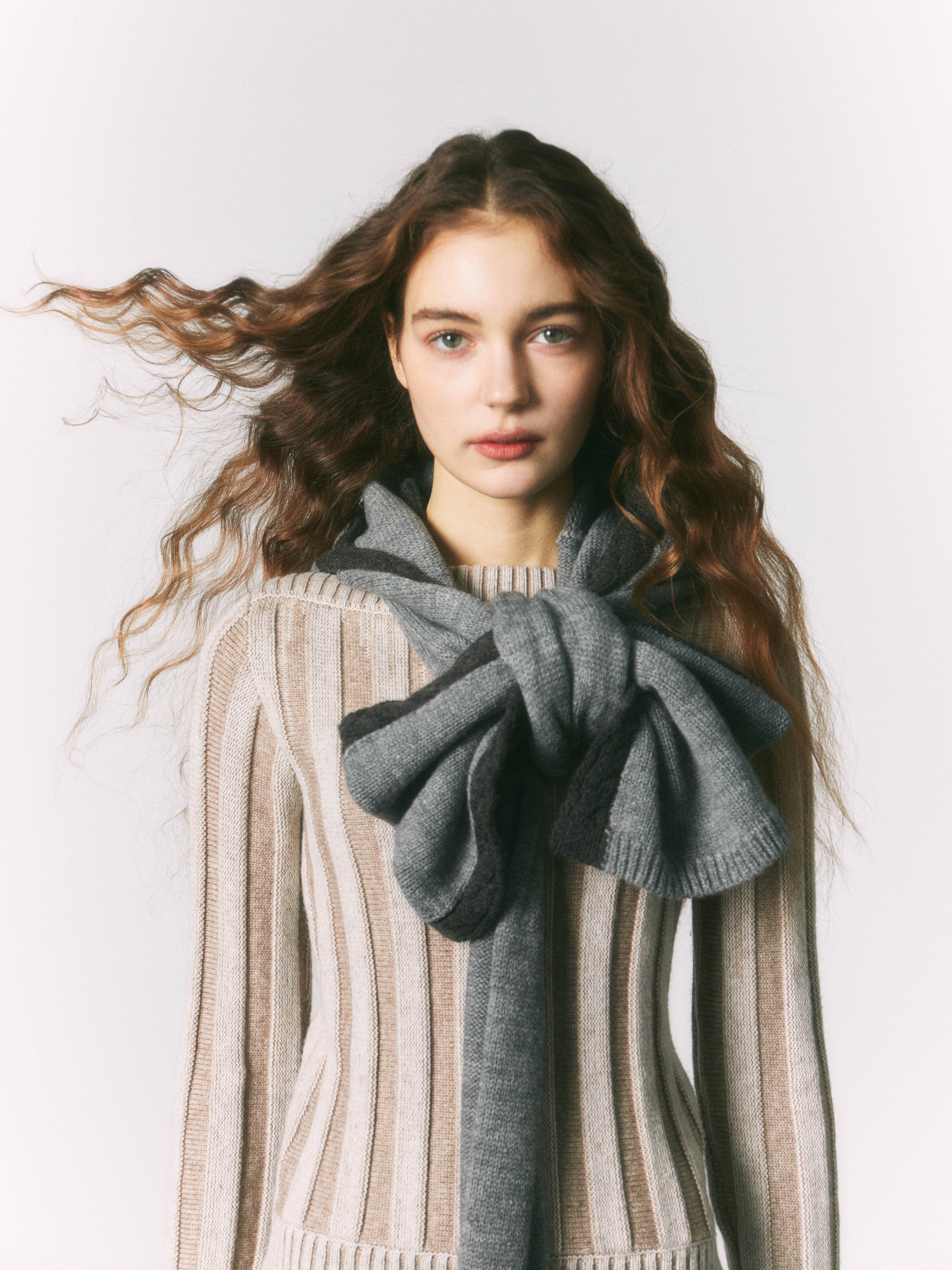 Contrast Colour Hooded Scarf_BDHL6963