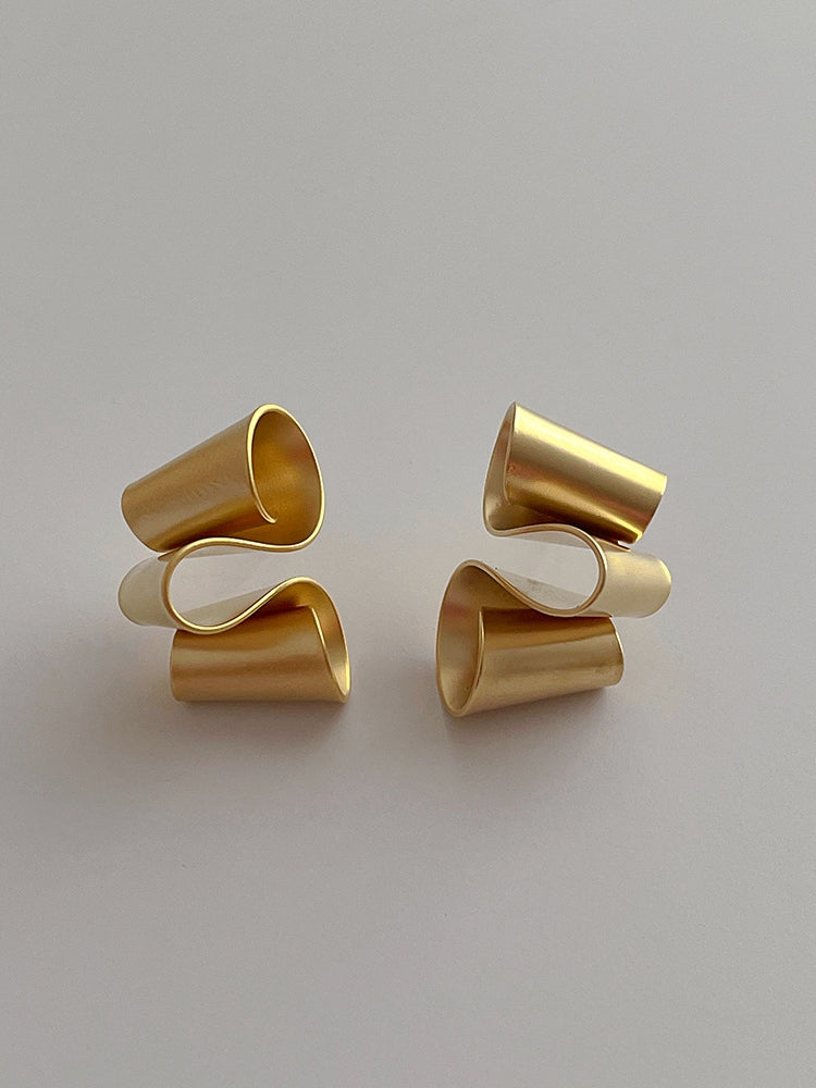 Twisted Irregular Pierced Earrings_BDHL7468