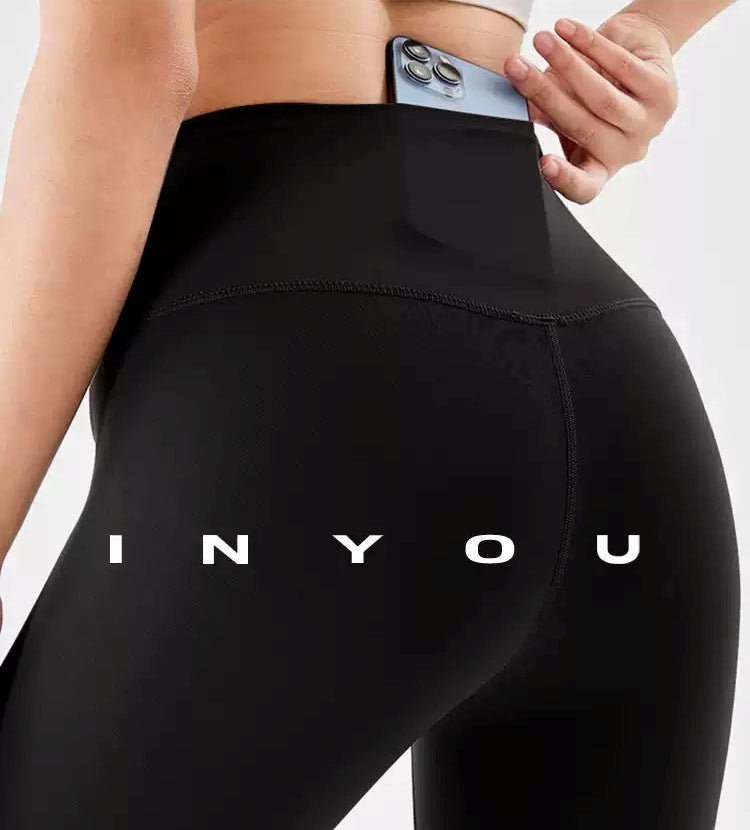 High-Waisted Hip-Up Leggings_BDHL7178