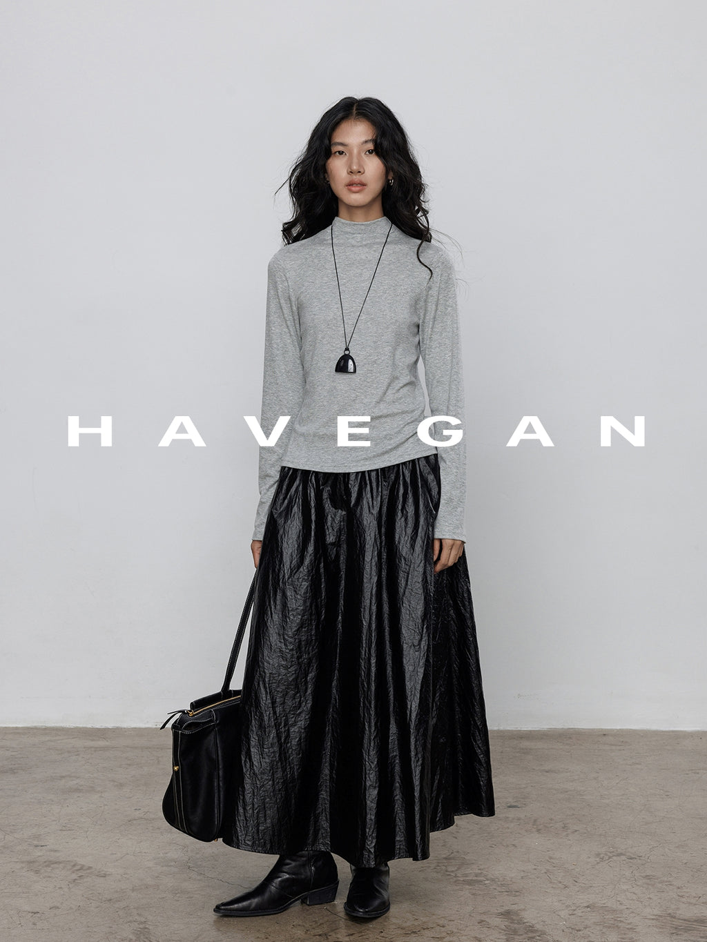 Matt Paper Leather Pleated Skirt_BDHL7706